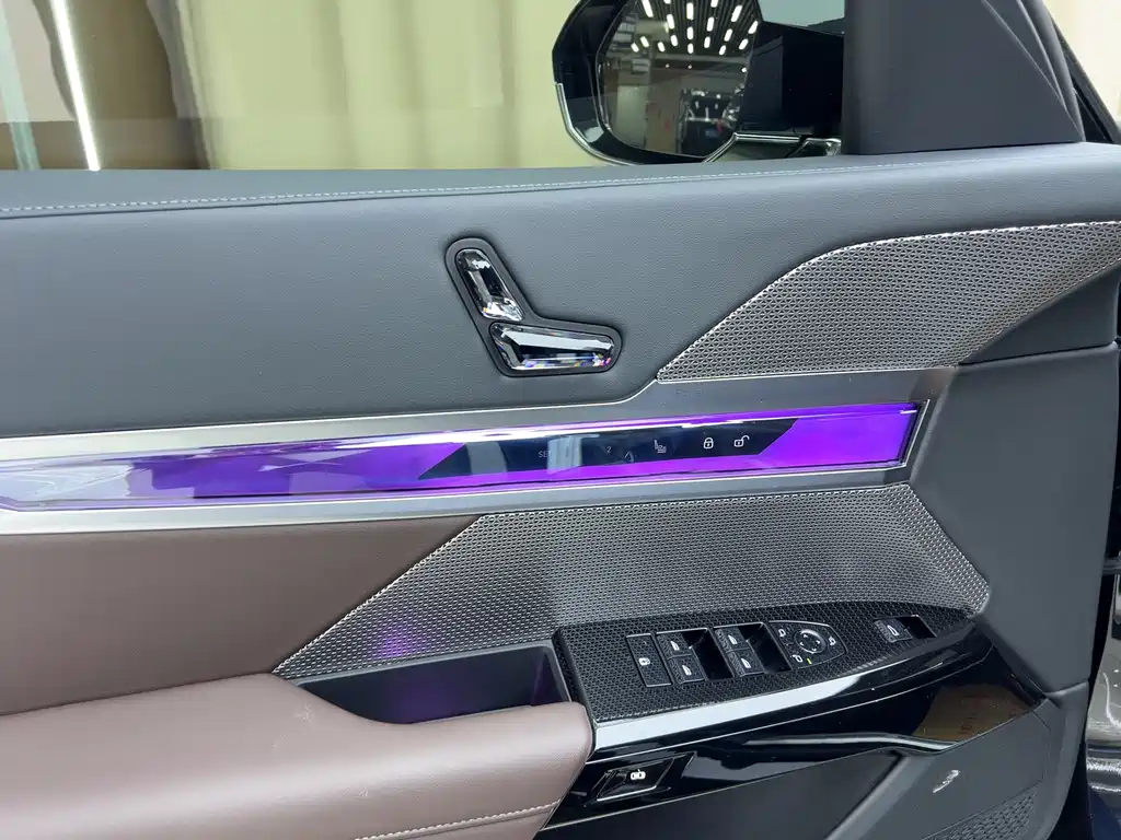 BMW BMW 7 Series 2023 735Li M Sport Package 2024 - thumbnail 7