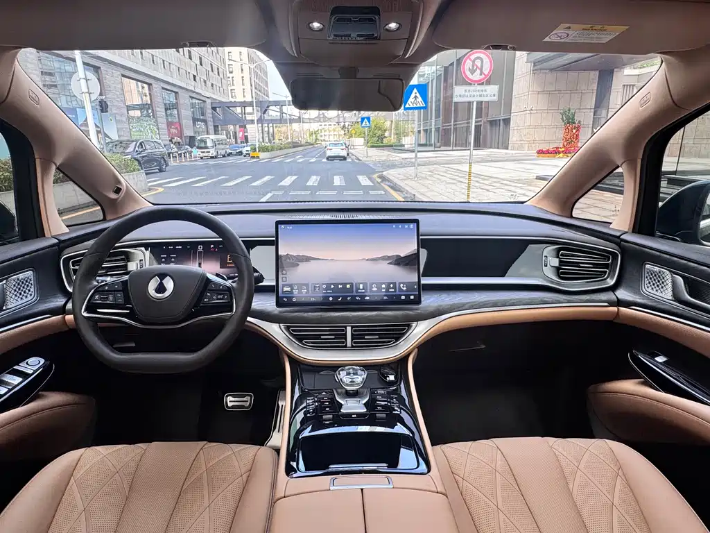 Denza DENZA D9 2025 DM-i Intelligent Driving Edition 1020 AWD Premium 2025 - thumbnail 8