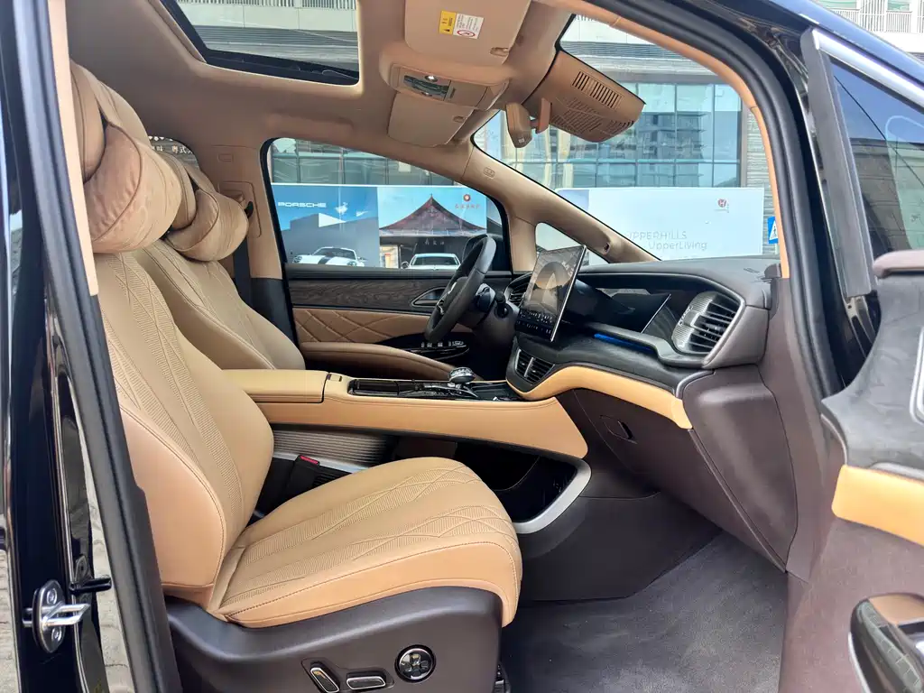 Denza DENZA D9 2025 DM-i Intelligent Driving Edition 1020 AWD Premium 2025 - thumbnail 18