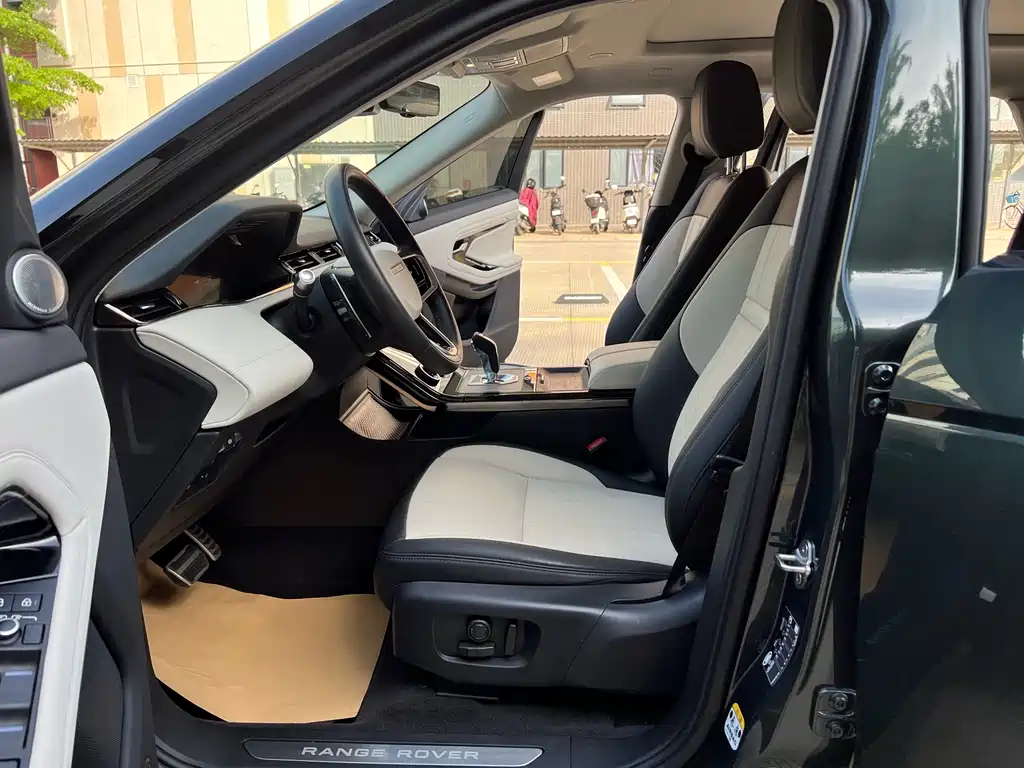 Land Rover Range Rover Evoque 2022 L 249PS R-Dynamic Luxury Edition 2023 - thumbnail 4