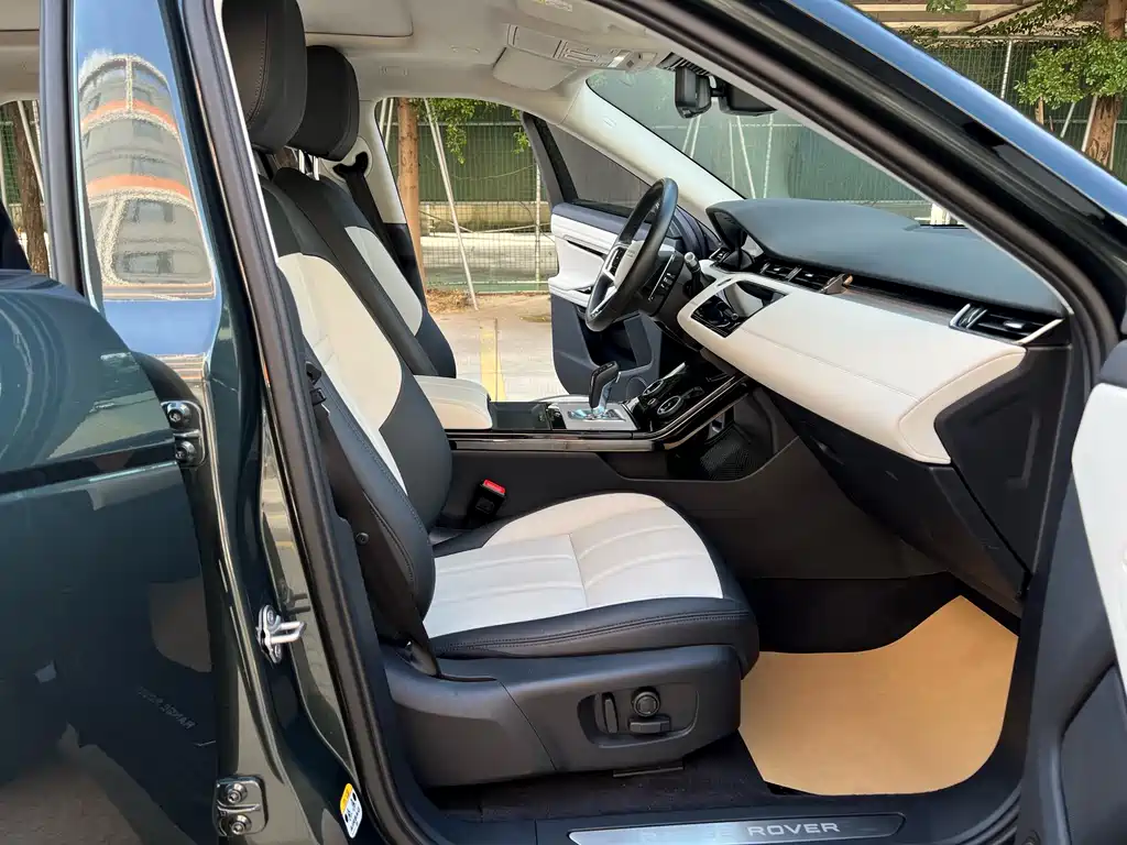 Land Rover Range Rover Evoque 2022 L 249PS R-Dynamic Luxury Edition 2023 - thumbnail 5