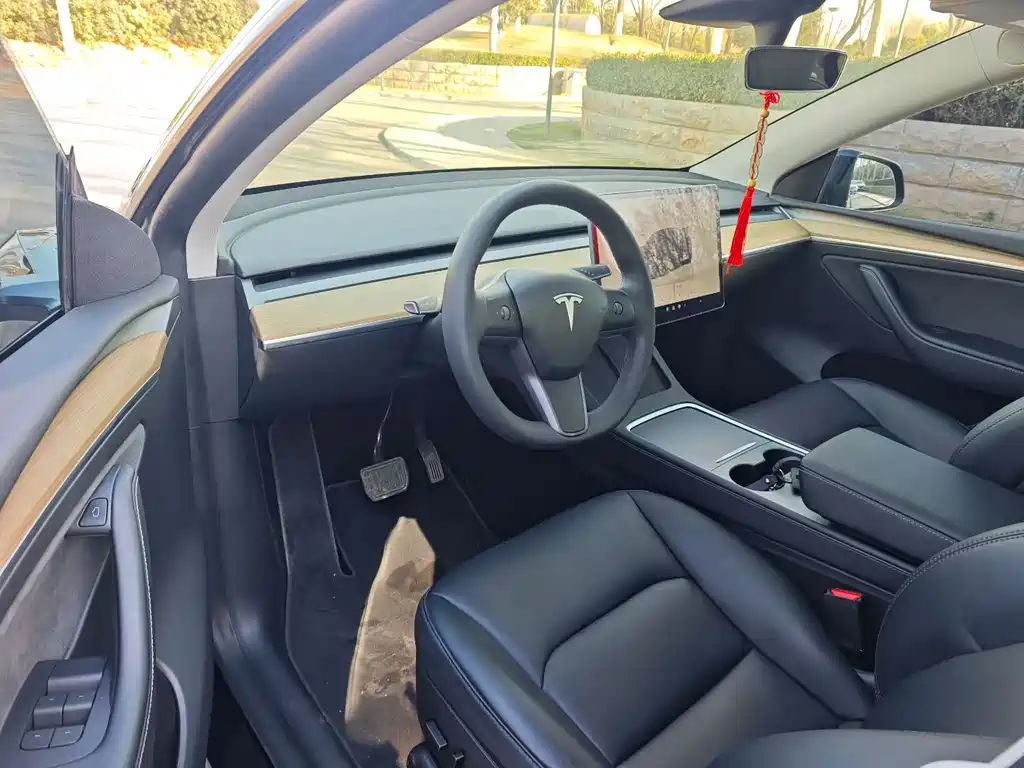 Tesla Model Y 2023 Rear-Wheel Drive 2023 - thumbnail 4