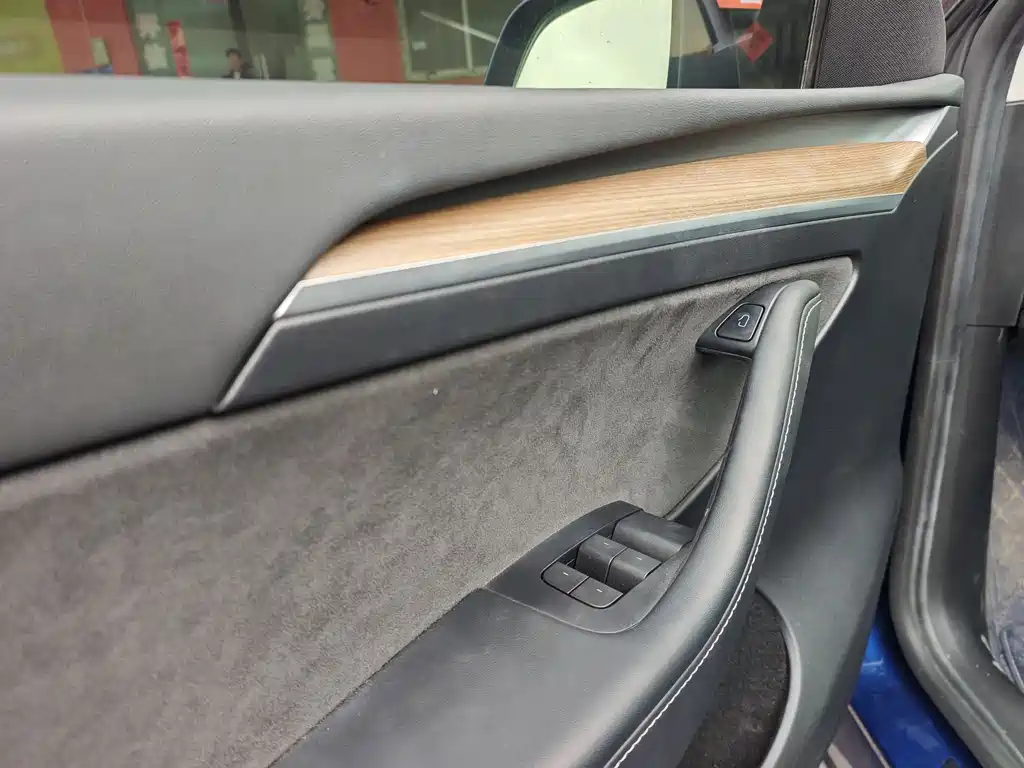 Tesla Model Y 2022 Rear-Wheel Drive Version 2022 - thumbnail 11