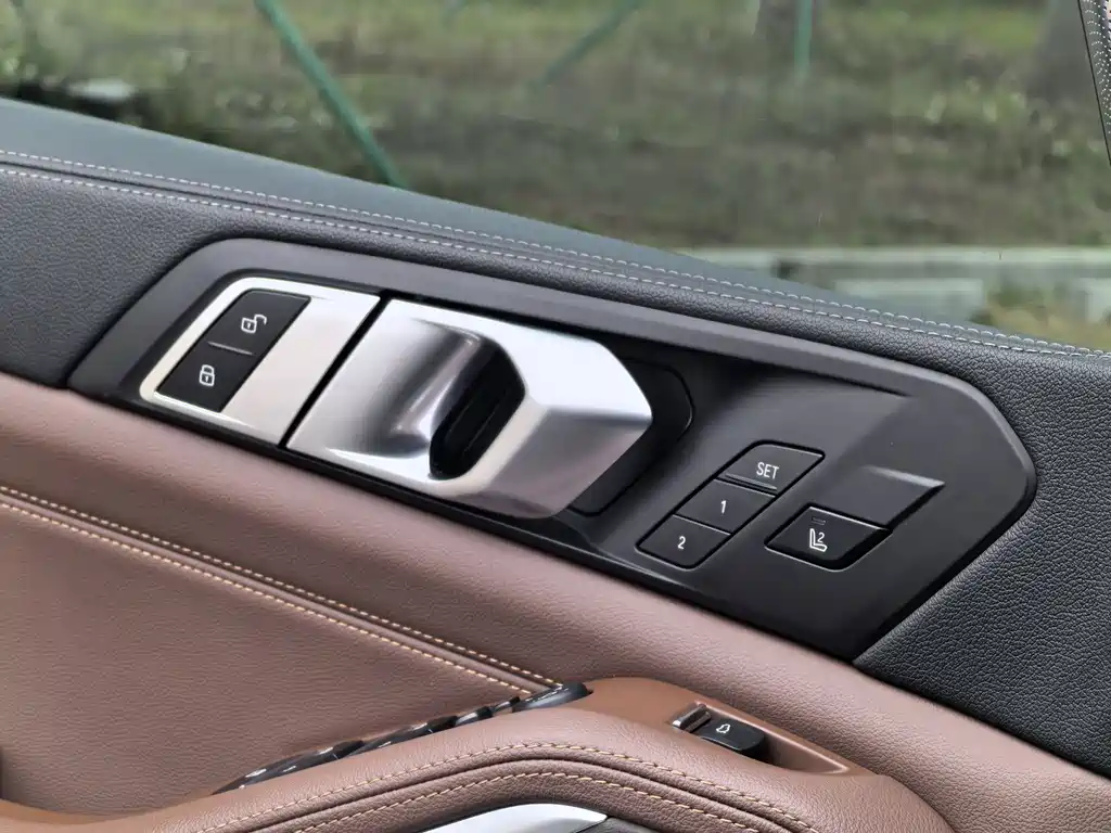 BMW BMW X5 xDrive40i M Sport Package 2020 - thumbnail 24