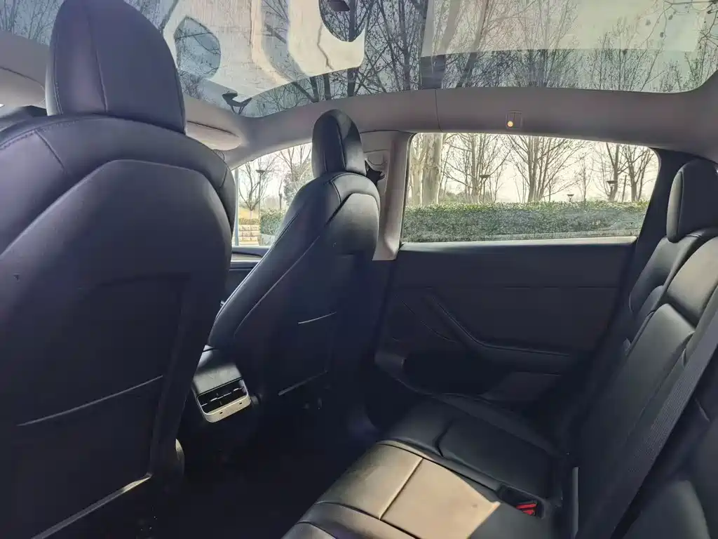 Tesla Model Y 2021 Standard Range Rear-Wheel Drive 2021 - thumbnail 5