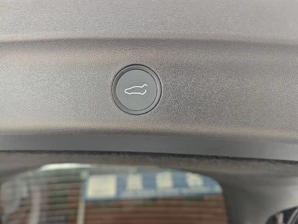 Tesla Model Y 2021 Standard Range Rear-Wheel Drive 2021 - thumbnail 15