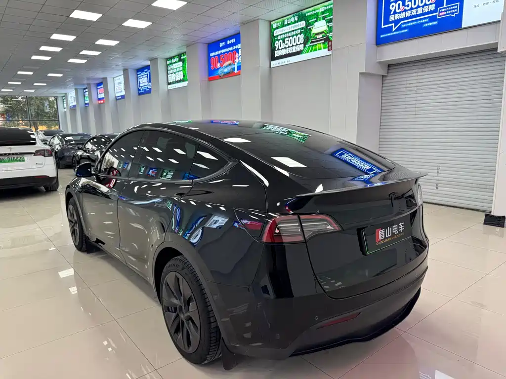 Tesla Model Y 2022 Rear-Wheel Drive 2022 - thumbnail 4