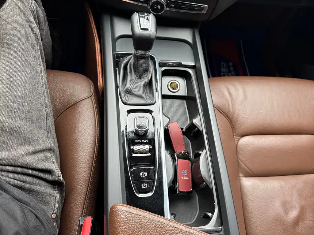 Volvo Volvo XC60 2020 T5 AWD Momentum Luxury Edition 2020 - thumbnail 22