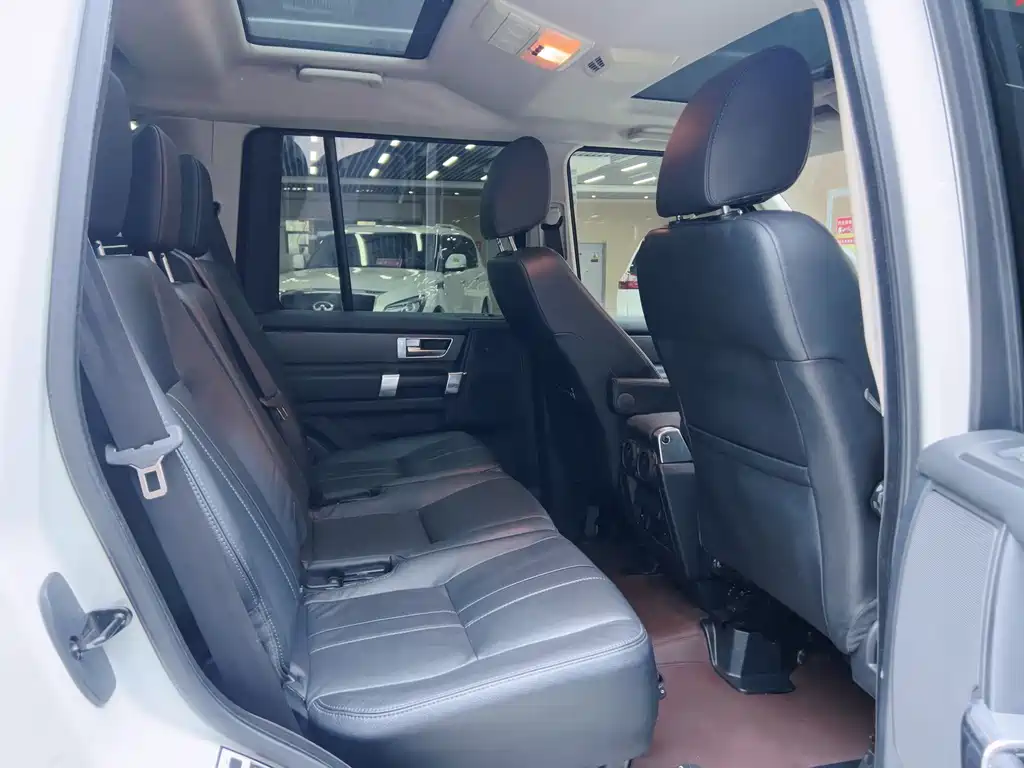 Land Rover Discovery 2014 3.0 SC V6 SE 2015 - thumbnail 4