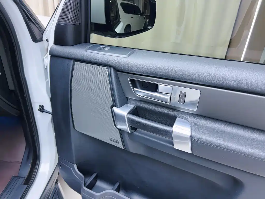 Land Rover Discovery 2014 3.0 SC V6 SE 2015 - thumbnail 5