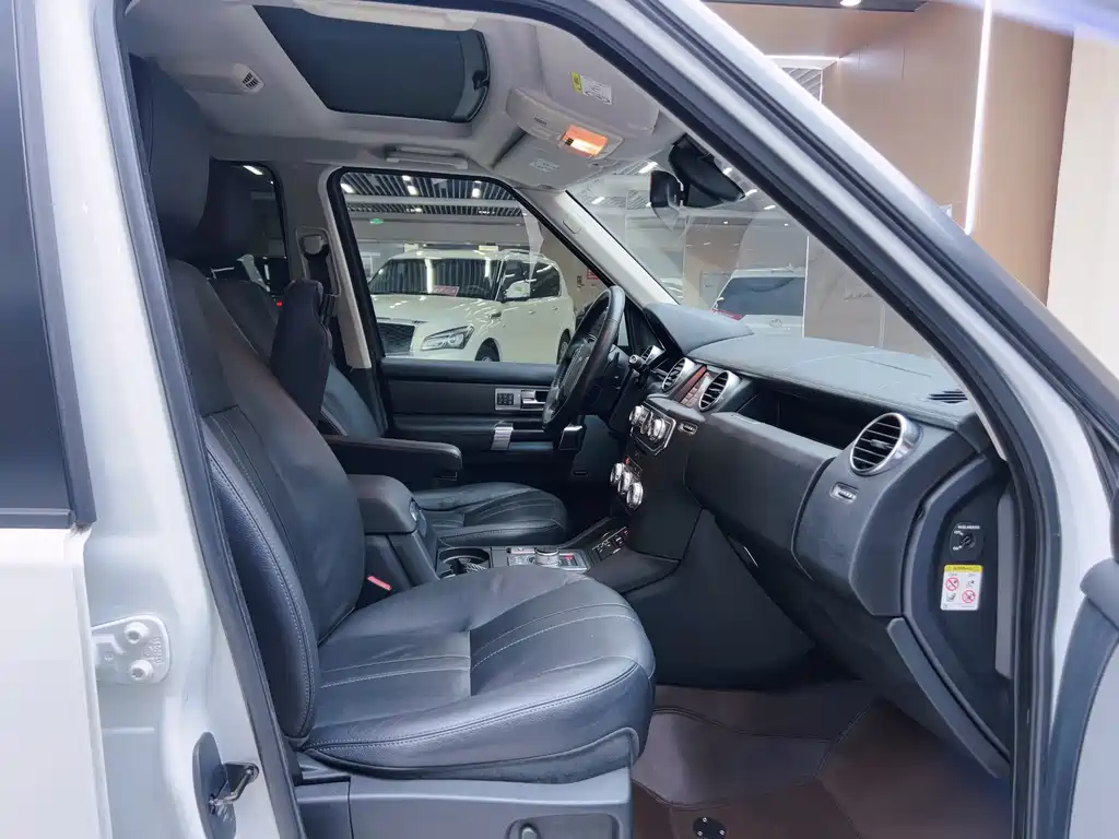 Land Rover Discovery 2014 3.0 SC V6 SE 2015 - thumbnail 6
