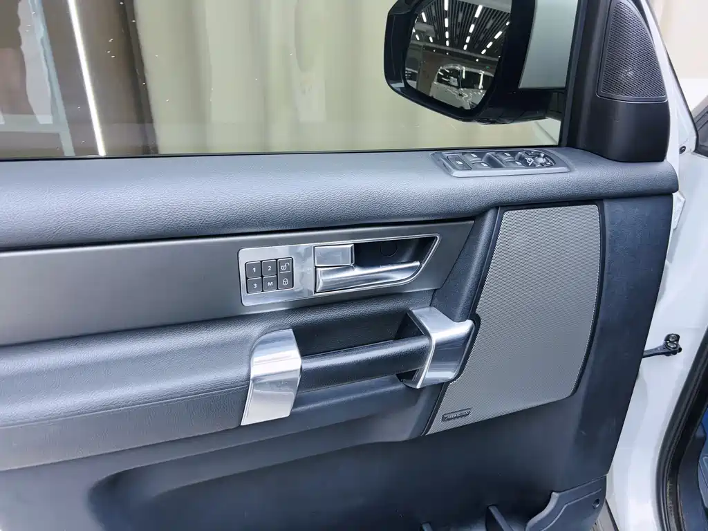 Land Rover Discovery 2014 3.0 SC V6 SE 2015 - thumbnail 8