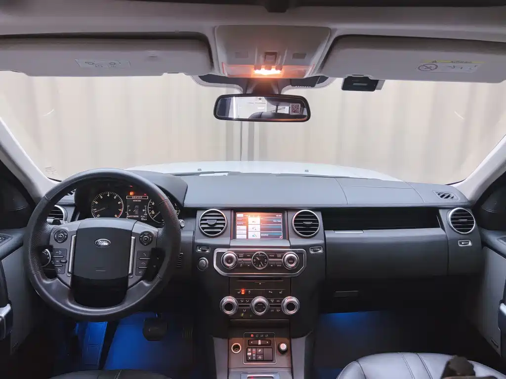 Land Rover Discovery 2014 3.0 SC V6 SE 2015 - thumbnail 13