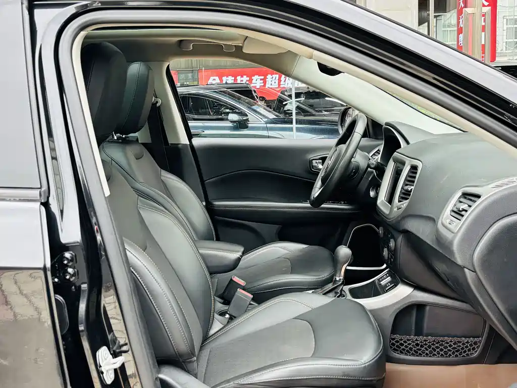 Jeep Jeep Cherokee 2020 220T Automatic Elite Edition 2020 - thumbnail 11