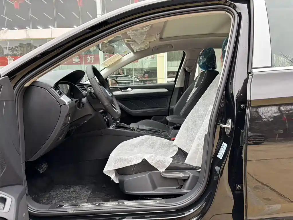 Volkswagen Magotan 2025 Model Comfort 280TSI DSG 2026 - thumbnail 4