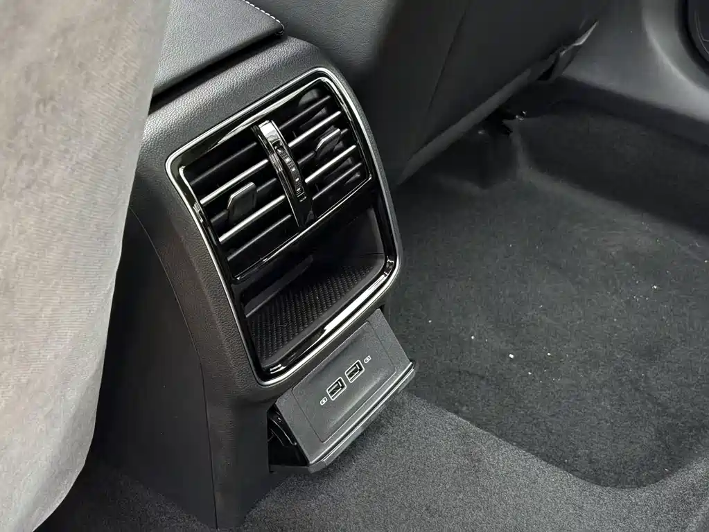 Volkswagen Magotan 2025 Model Comfort 280TSI DSG 2026 - thumbnail 7