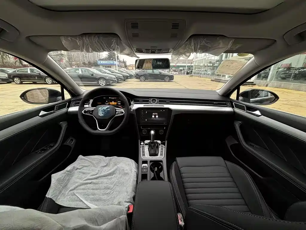 Volkswagen Magotan 2025 Model Comfort 280TSI DSG 2026 - thumbnail 8