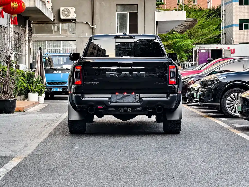 RAM RAM Trucks TRX 2023 6.2L V8 U.S. Specification 2023 - thumbnail 7