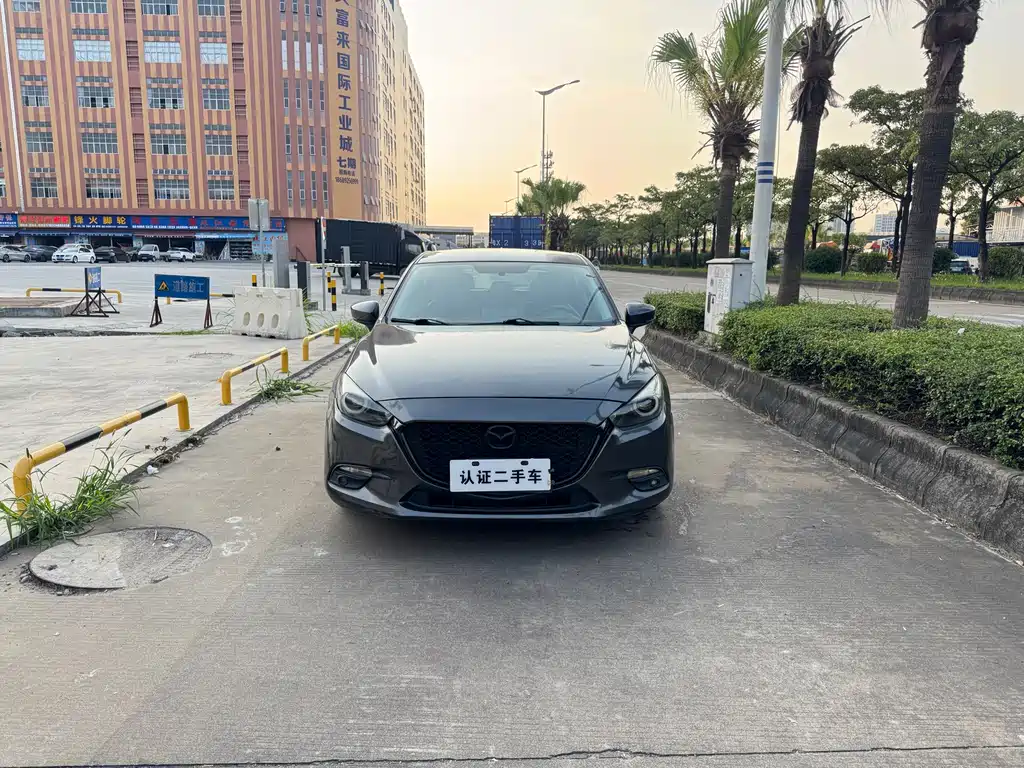 Mazda Mazda 3 Axela 2019 Cloud Control Edition Hatchback 1.5L Automatic Comfort Model China V 2019 - thumbnail 2
