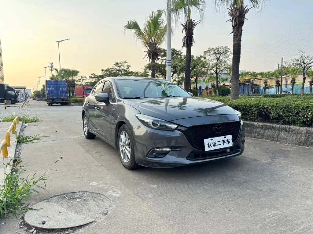 Mazda Mazda 3 Axela 2019 Cloud Control Edition Hatchback 1.5L Automatic Comfort Model China V 2019 - thumbnail 3