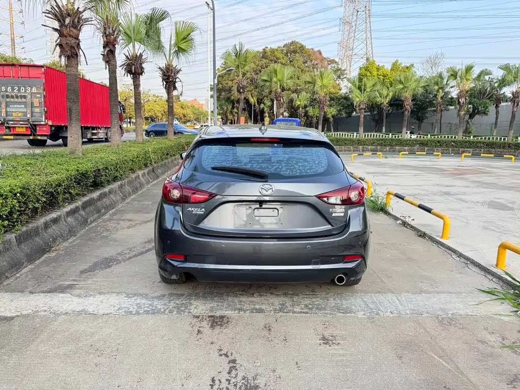 Mazda Mazda 3 Axela 2019 Cloud Control Edition Hatchback 1.5L Automatic Comfort Model China V 2019 - thumbnail 5