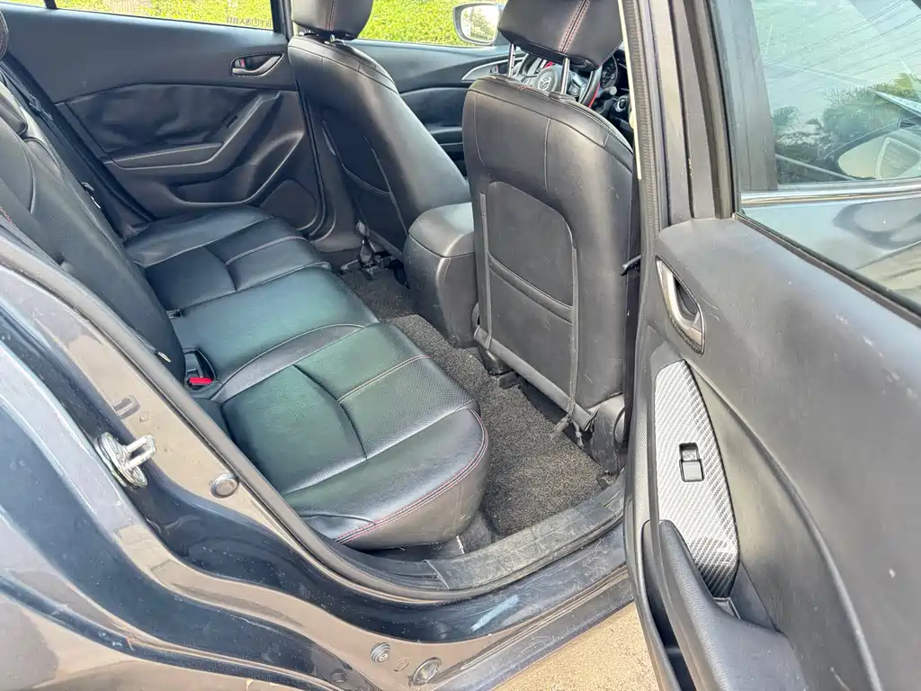 Mazda Mazda 3 Axela 2019 Cloud Control Edition Hatchback 1.5L Automatic Comfort Model China V 2019 - thumbnail 9