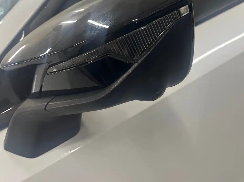 Changan Changan UNI-V iDD 2023 Model iDD 1.5T 113km Smart Fun Edition (Fast Version) 2023 - thumbnail 4
