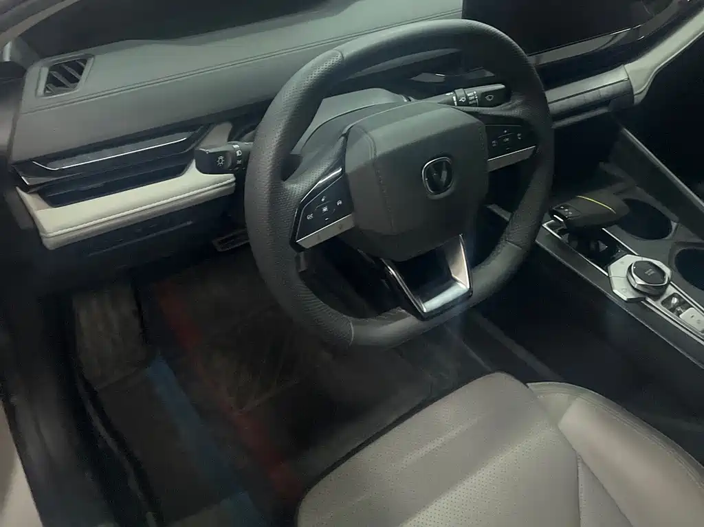 Changan Changan UNI-V iDD 2023 Model iDD 1.5T 113km Smart Fun Edition (Fast Version) 2023 - thumbnail 6