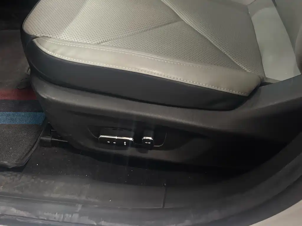 Changan Changan UNI-V iDD 2023 Model iDD 1.5T 113km Smart Fun Edition (Fast Version) 2023 - thumbnail 7