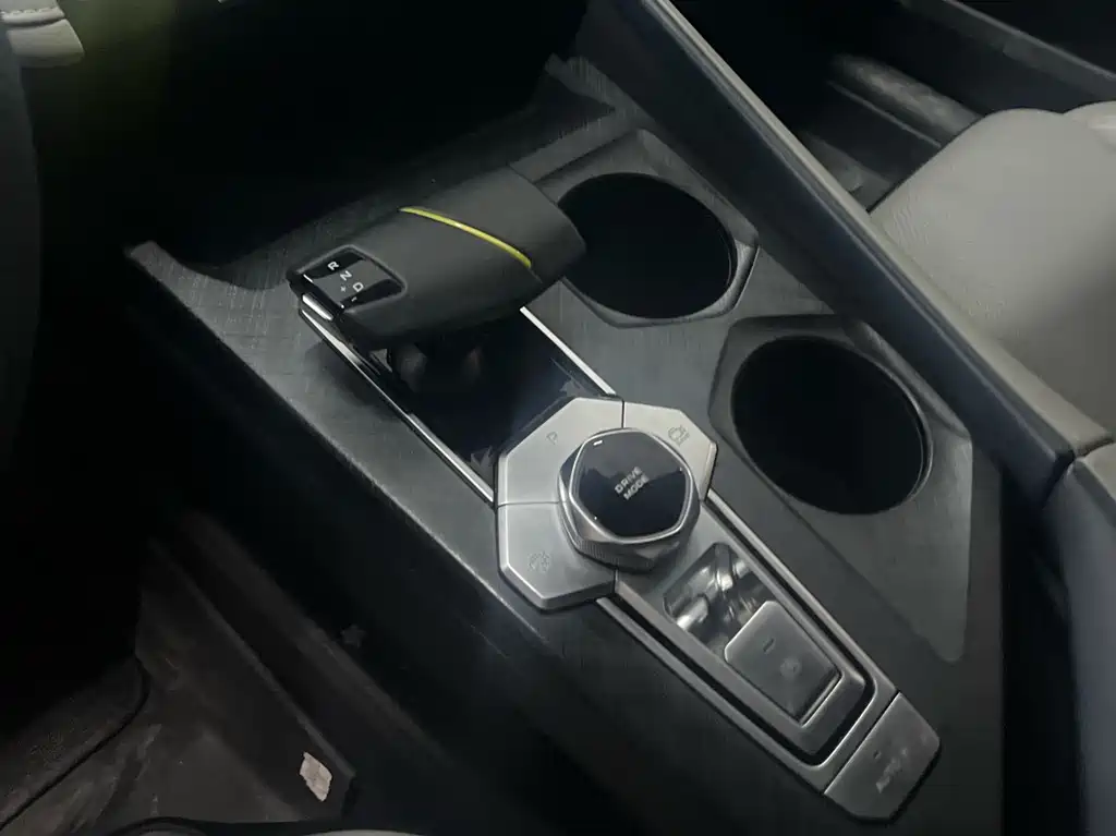 Changan Changan UNI-V iDD 2023 Model iDD 1.5T 113km Smart Fun Edition (Fast Version) 2023 - thumbnail 9