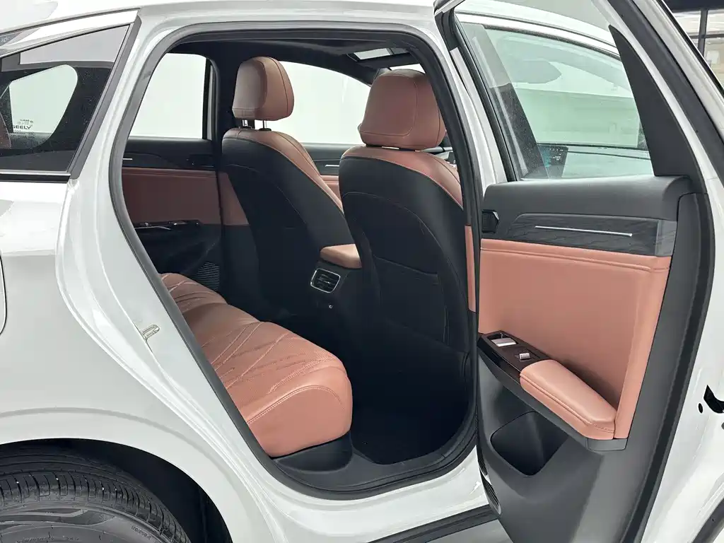 Geely Galaxy Geely Galaxy L6 2025 EM-i 140km Starship Edition 2025 - thumbnail 10