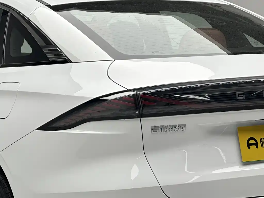 Geely Galaxy Geely Galaxy L6 2025 EM-i 140km Starship Edition 2025 - thumbnail 15