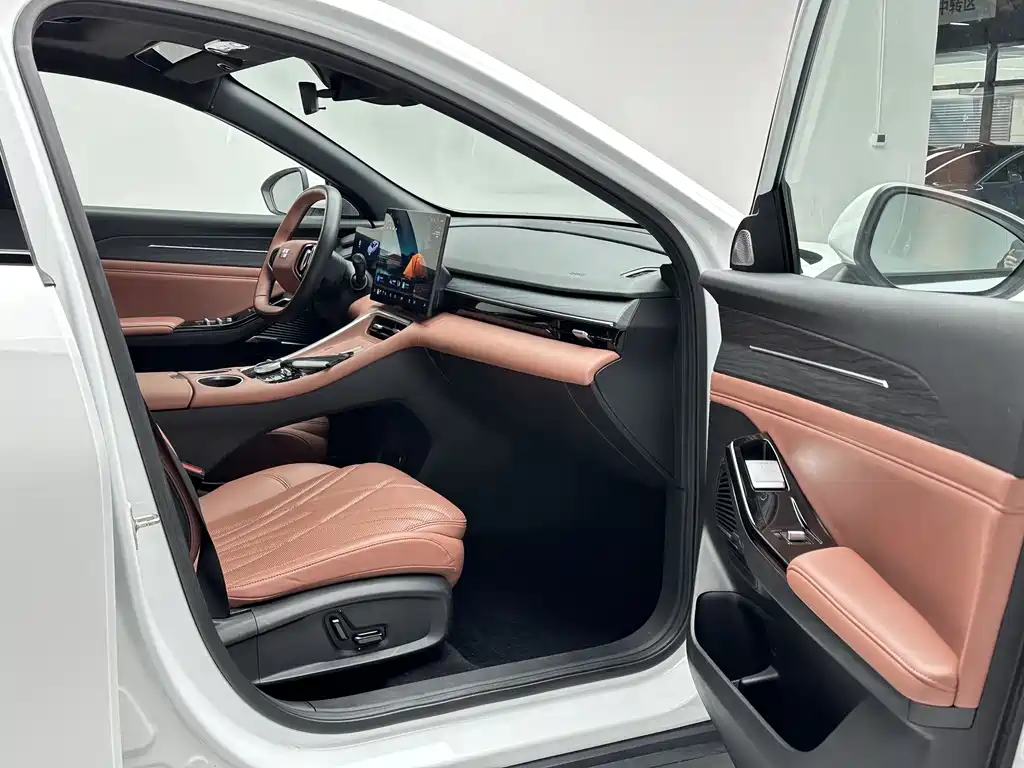 Geely Galaxy Geely Galaxy L6 2025 EM-i 140km Starship Edition 2025 - thumbnail 17