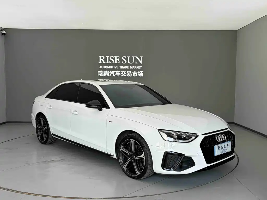 Audi Audi A4L 2024 40 TFSI Luxury Dynamic Model 2024 - thumbnail 3