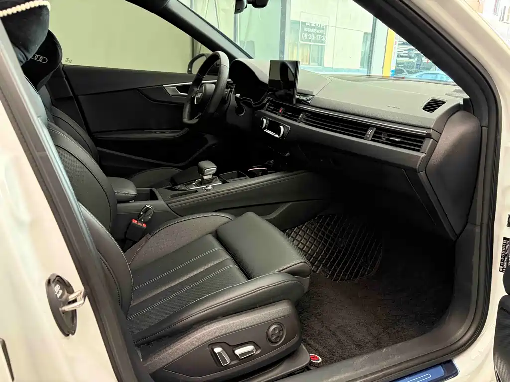 Audi Audi A4L 2024 40 TFSI Luxury Dynamic Model 2024 - thumbnail 13