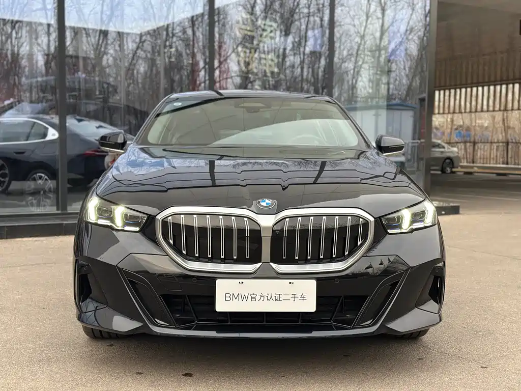 BMW BMW 5 Series 2025 530Li Premium M Sport Package 2026 - thumbnail 2