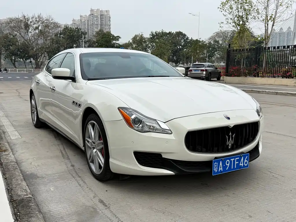 Maserati Chrysler 300C 2013 3.0T Standard 2014 - thumbnail 3