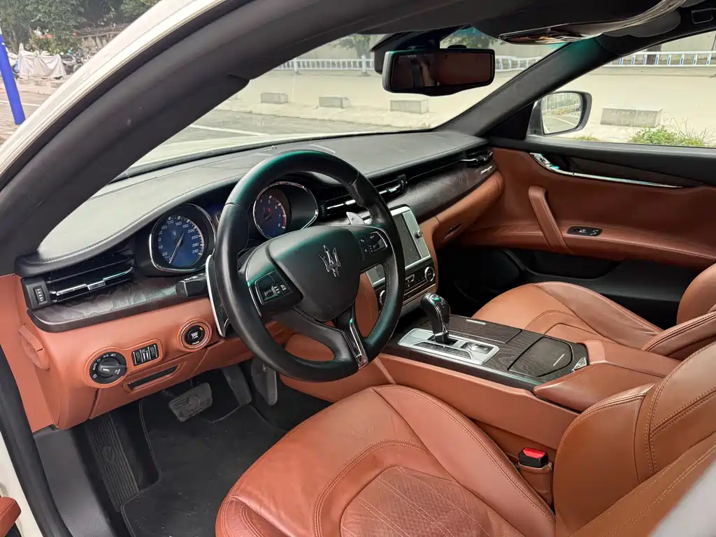 Maserati Chrysler 300C 2013 3.0T Standard 2014 - thumbnail 4