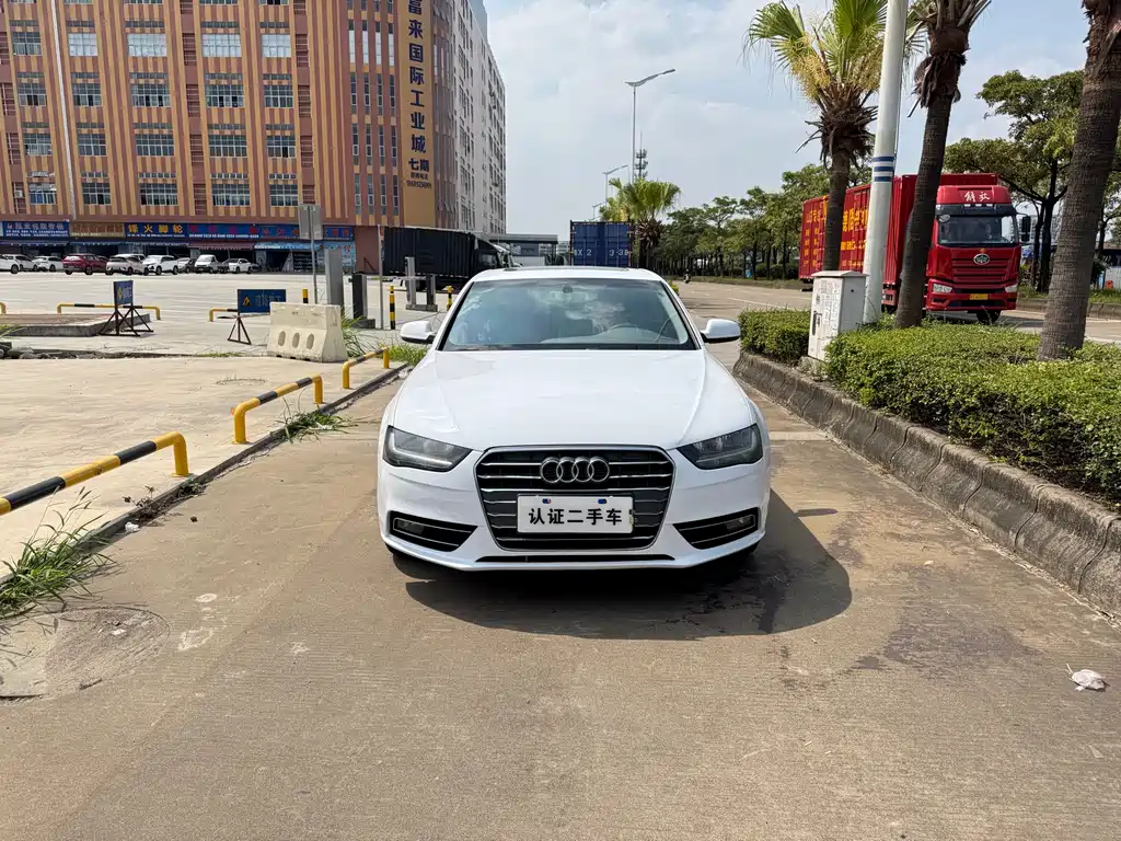 Audi Audi A4L 2013 30 TFSI Automatic Comfort Edition 2014 - thumbnail 2