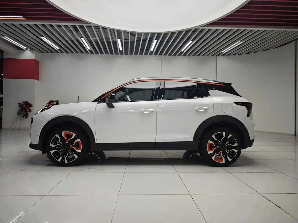 Lynk & Co Lynk & Co 06 2020 Model 1.5T Halo 2021 - thumbnail 2