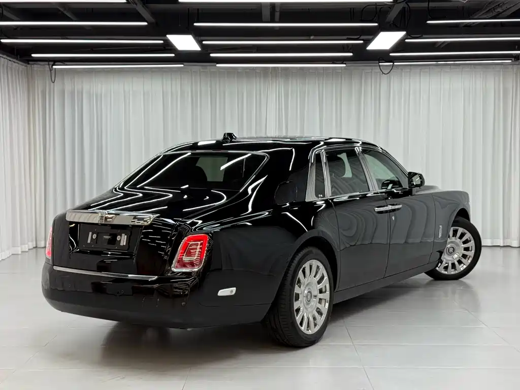 Rolls-Royce Phantom 2018 6.7T Standard Wheelbase Version 2019 - thumbnail 4