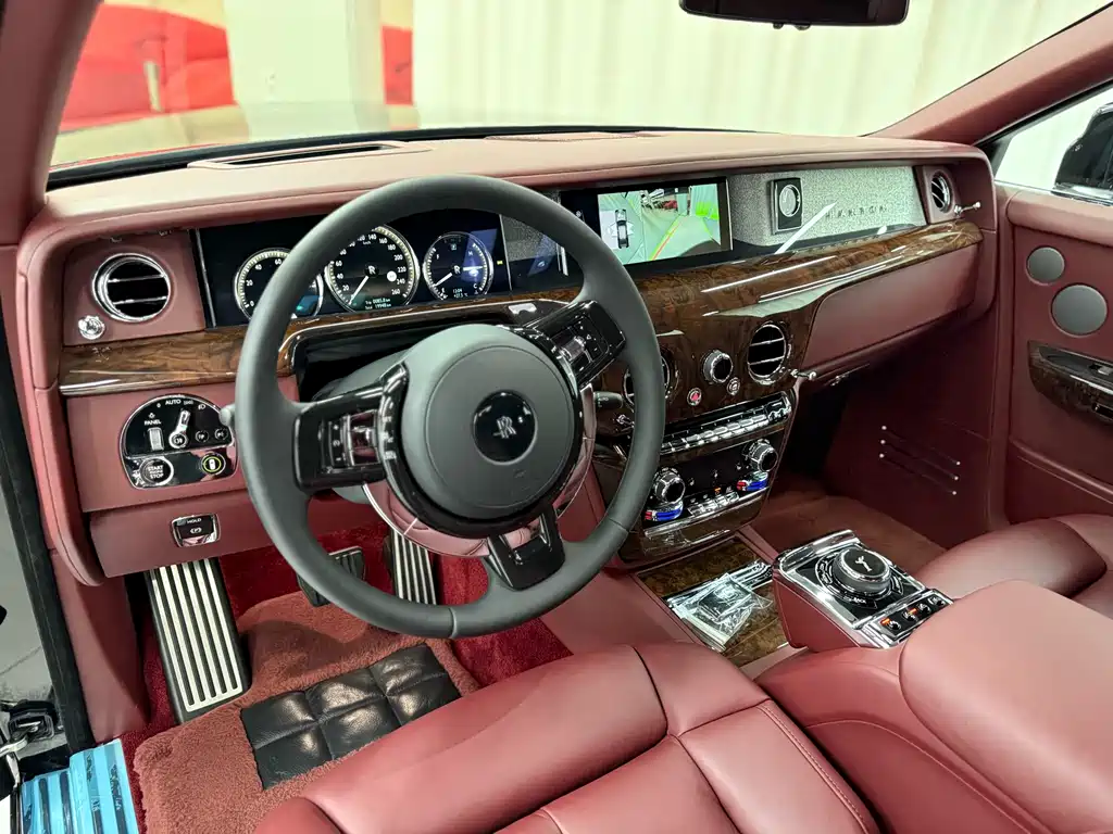 Rolls-Royce Phantom 2018 6.7T Standard Wheelbase Version 2019 - thumbnail 9