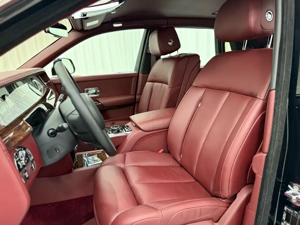 Rolls-Royce Phantom 2018 6.7T Standard Wheelbase Version 2019 - thumbnail 10