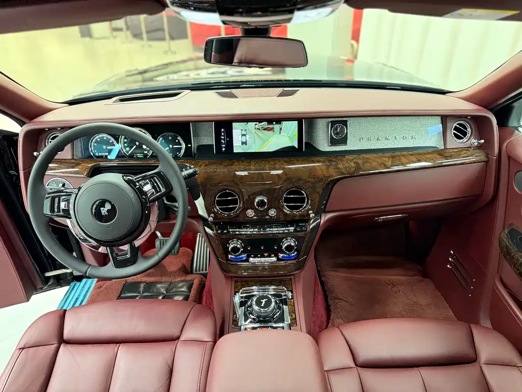 Rolls-Royce Phantom 2018 6.7T Standard Wheelbase Version 2019 - thumbnail 12