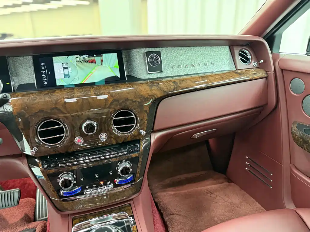Rolls-Royce Phantom 2018 6.7T Standard Wheelbase Version 2019 - thumbnail 13