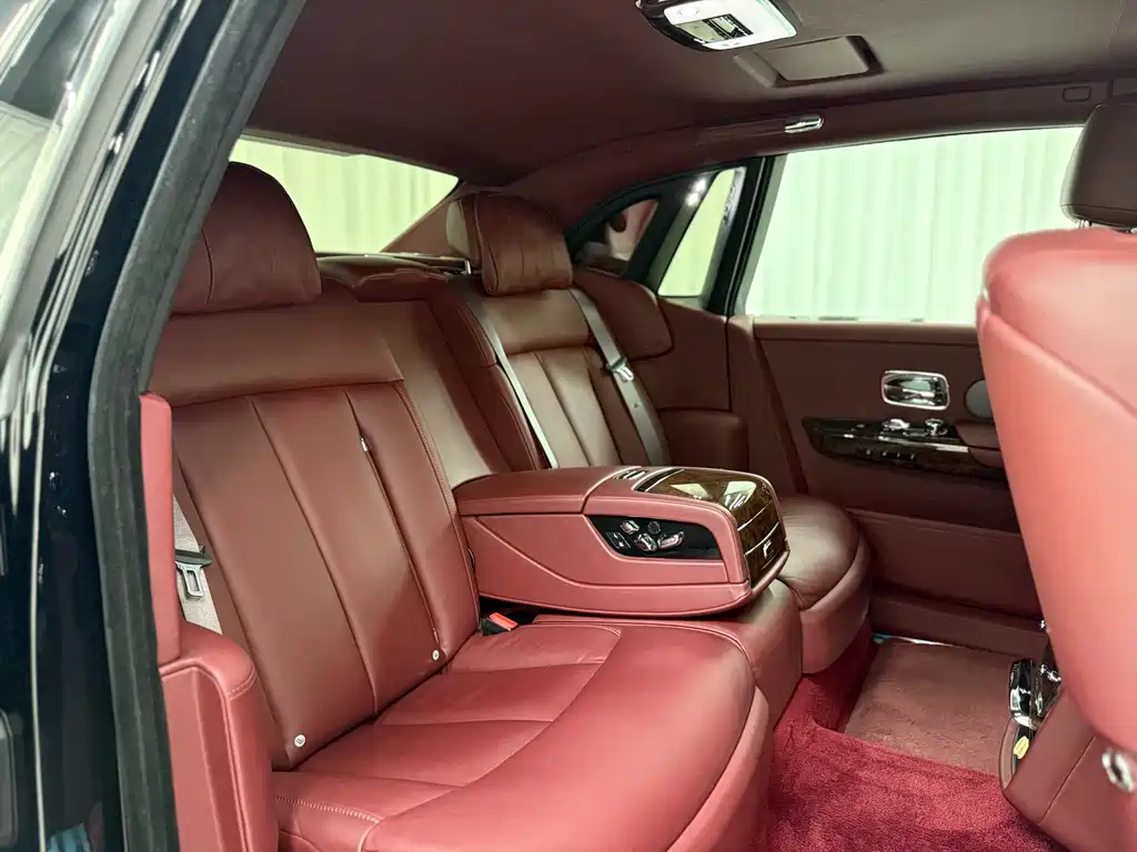 Rolls-Royce Phantom 2018 6.7T Standard Wheelbase Version 2019 - thumbnail 16