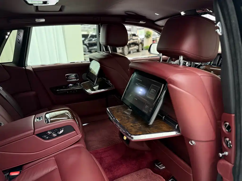 Rolls-Royce Phantom 2018 6.7T Standard Wheelbase Version 2019 - thumbnail 17