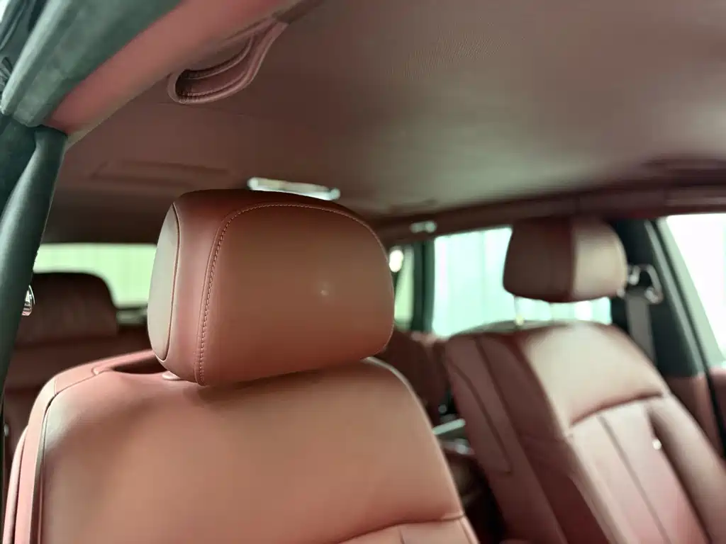 Rolls-Royce Phantom 2018 6.7T Standard Wheelbase Version 2019 - thumbnail 19