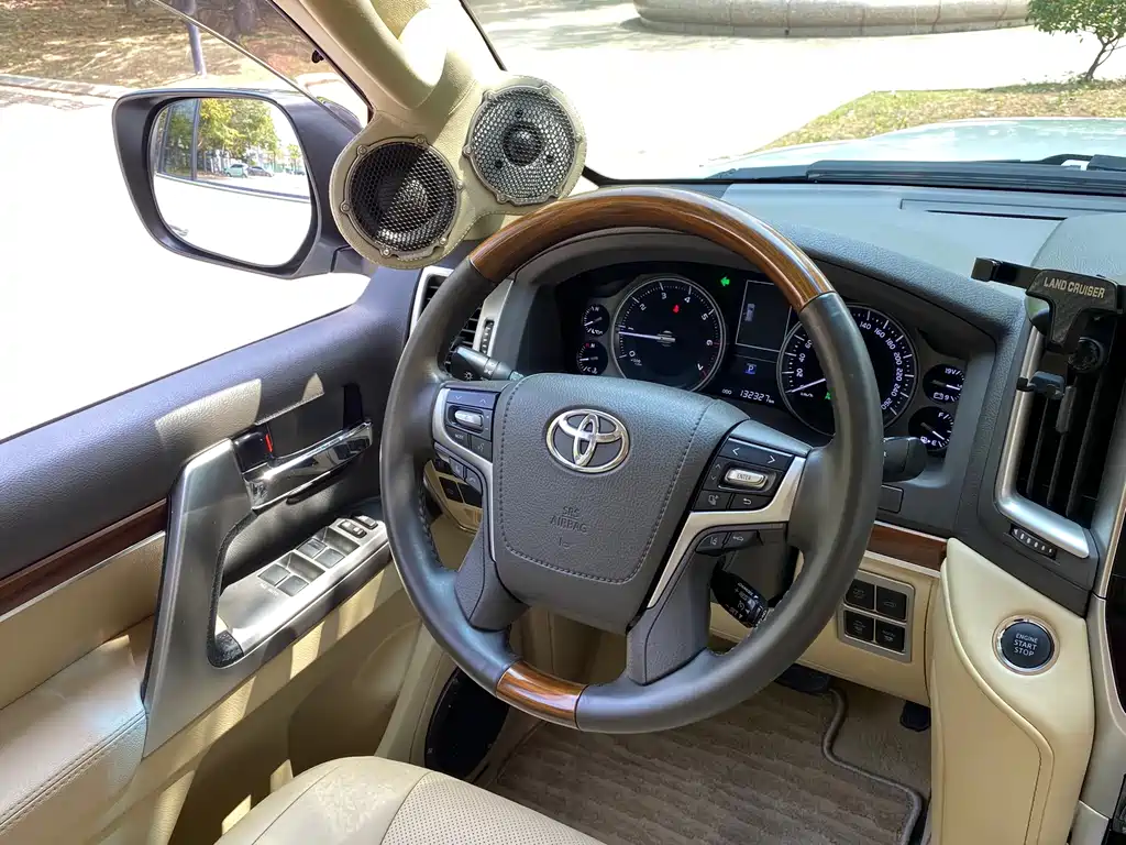 Toyota Land Cruiser (Imported) 2016 Model 4.0L Middle East Version 2017 - thumbnail 7