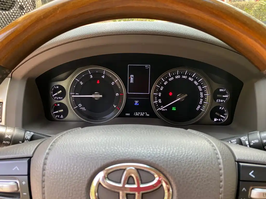 Toyota Land Cruiser (Imported) 2016 Model 4.0L Middle East Version 2017 - thumbnail 11